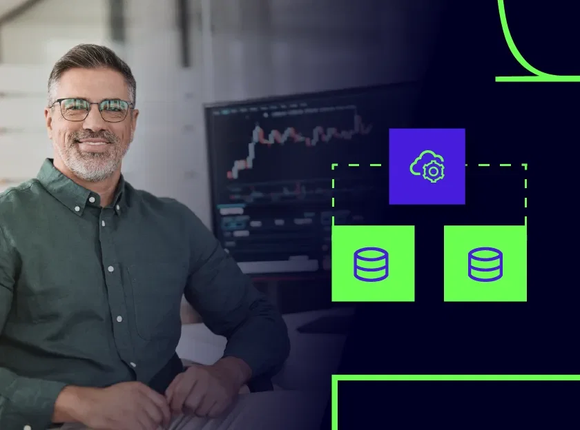 Imagem de um homem de óculos sorridente em frente a uma tela de computador com um gráfico de ícones representando bases de dados ao lado